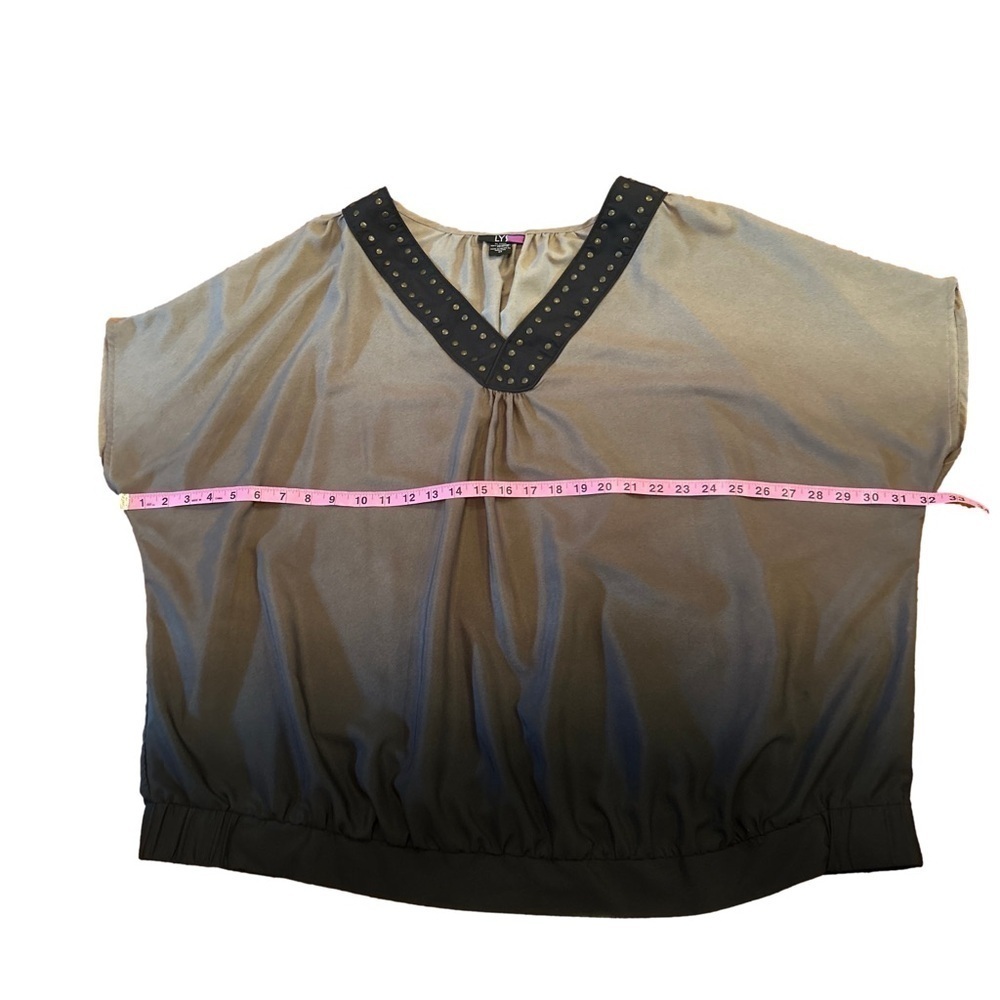 Women's LYS Top Plus Size 3X Brown Black V-Neck Decorative Stones Short Sleeve - Picture 6 of 6